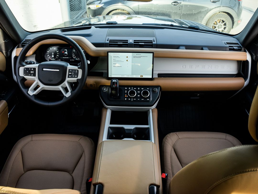 2025 Land Rover Defender 110 P400 X-Dynamic SE, Toronto, Cash