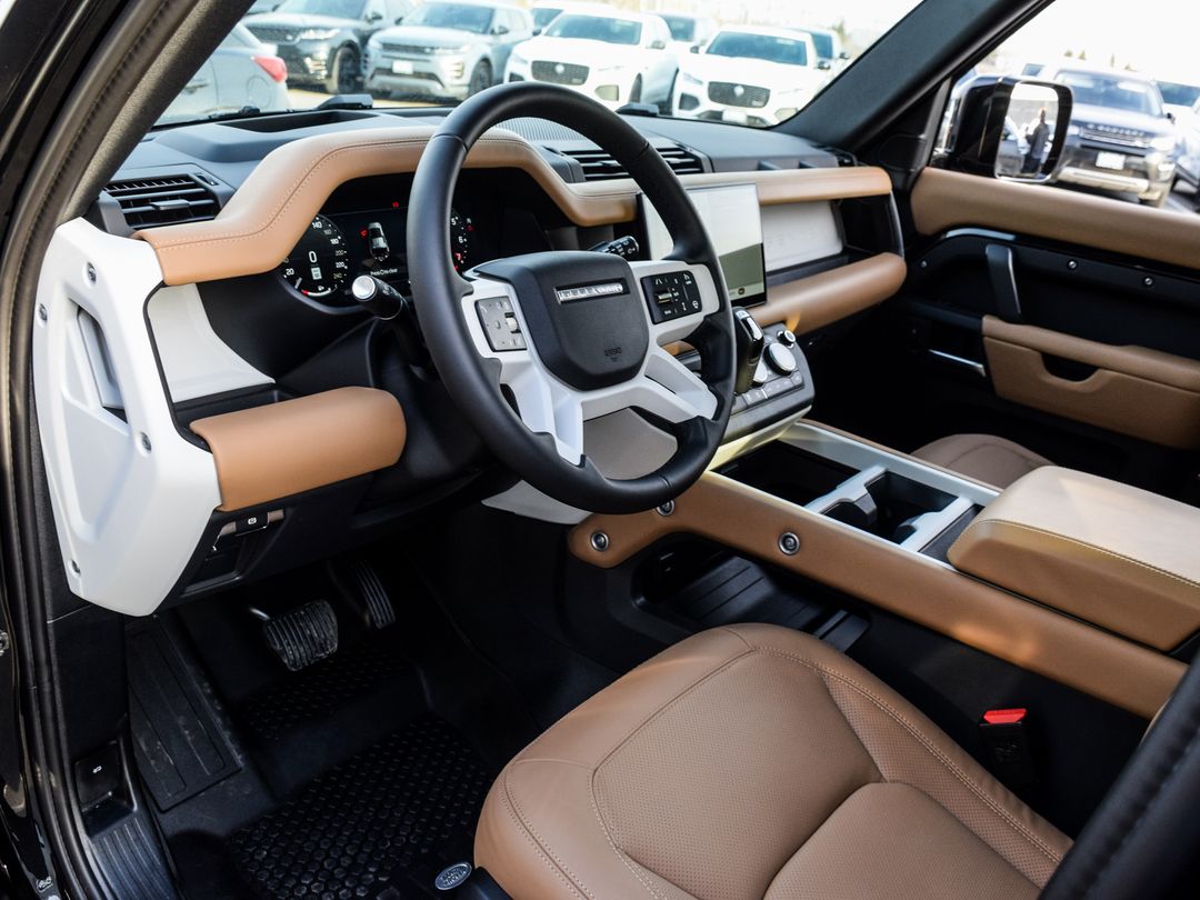 2025 Land Rover Defender 110 P400 X-Dynamic SE, Toronto, Cash