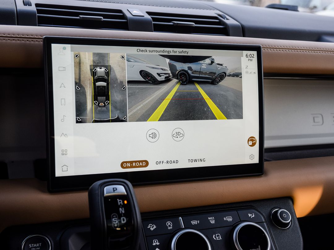 2025 Land Rover Defender 110 P400 X-Dynamic SE, Toronto, Cash