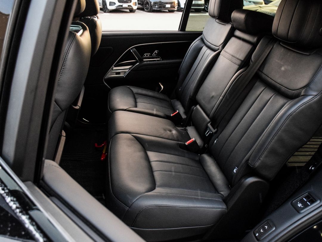 2023 Land Rover Range Rover P530 SE, Toronto, Cash