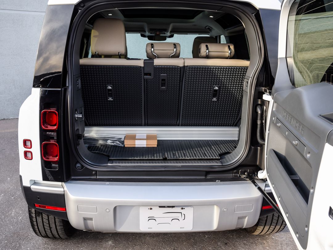 2024 Land Rover Defender 90 P300 S, Toronto, Cash
