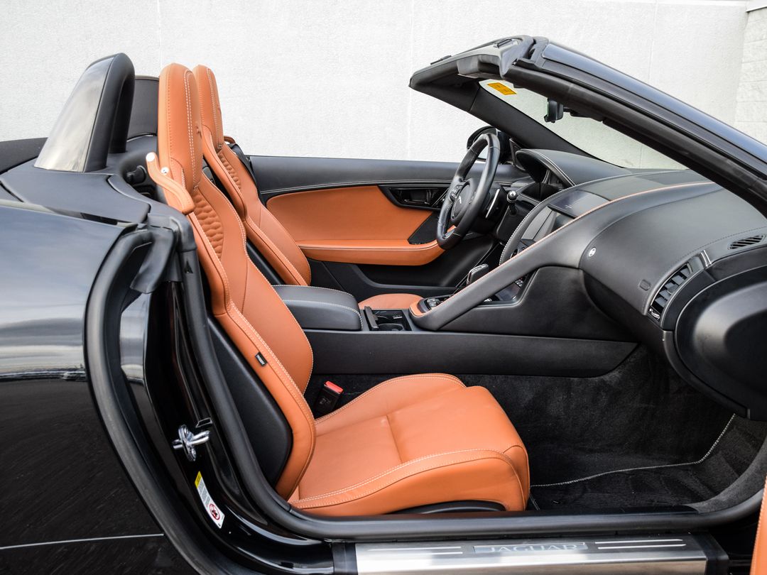 2023 Jaguar F-TYPE P450 R-Dynamic, Toronto, Cash
