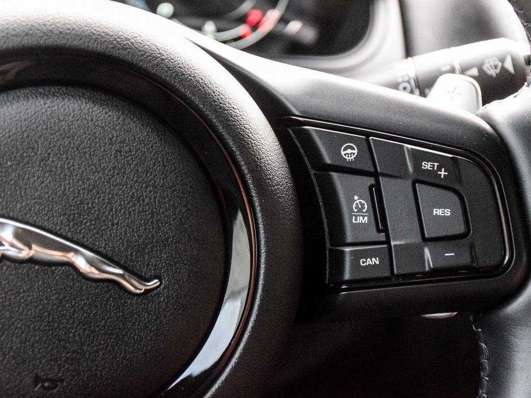 2023 Jaguar F-TYPE P450 R-Dynamic, Toronto, Cash