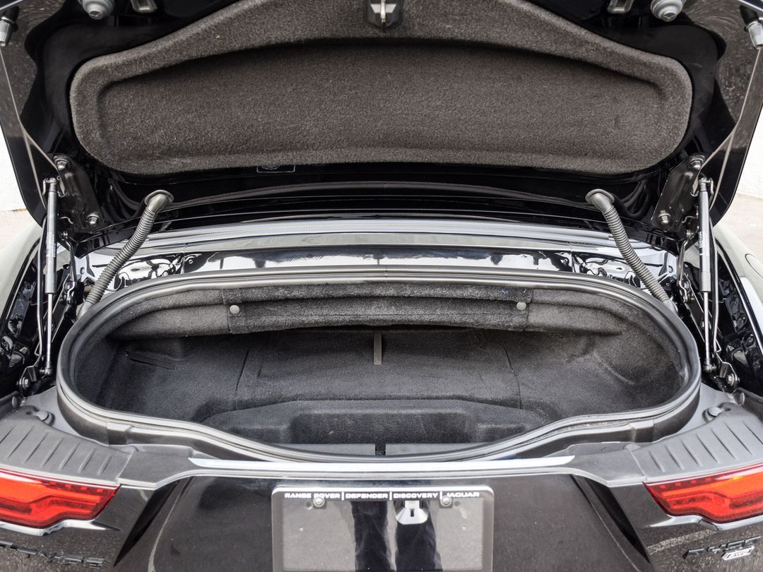 2023 Jaguar F-TYPE P450 R-Dynamic, Toronto, Cash