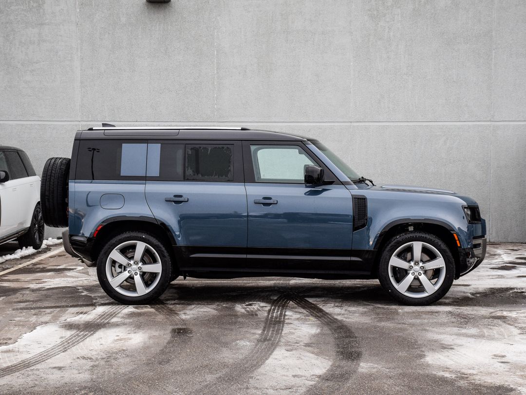 2025 Land Rover Defender 110 P400 X-Dynamic SE, Toronto, Cash