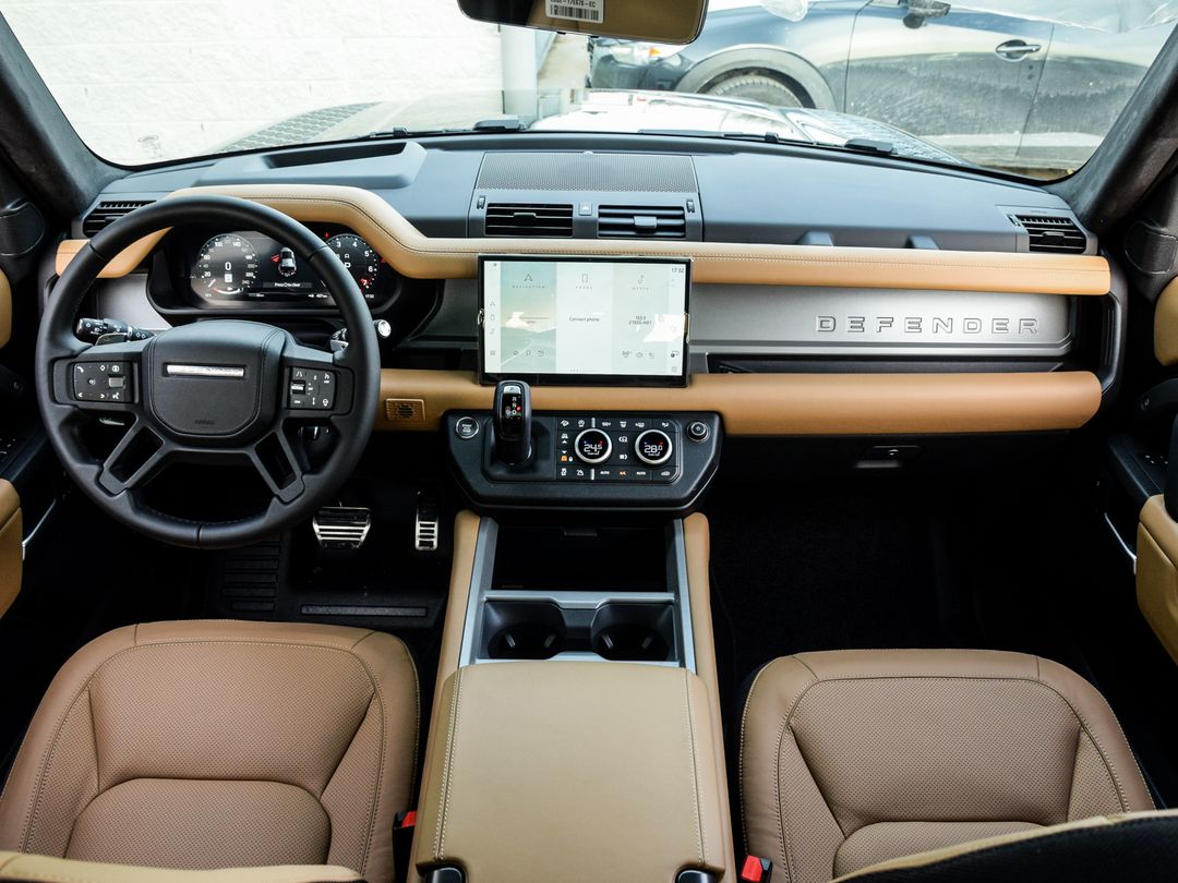 2025 Land Rover Defender 110 P525 V8, Toronto, Cash
