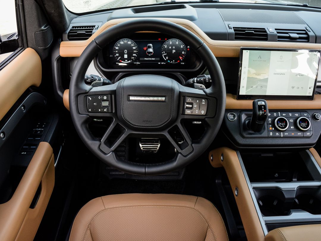 2025 Land Rover Defender 110 P525 V8, Toronto, Cash