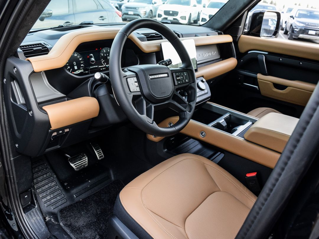 2025 Land Rover Defender 110 P525 V8, Toronto, Cash