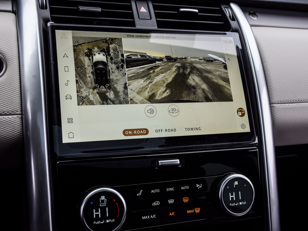 2025 Land Rover Discovery P300 Dynamic SE, Toronto, Cash