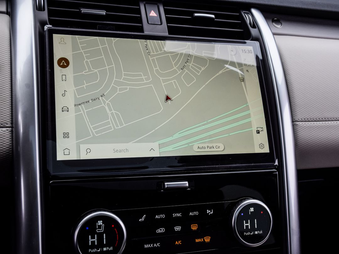 2025 Land Rover Discovery P300 Dynamic SE, Toronto, Cash