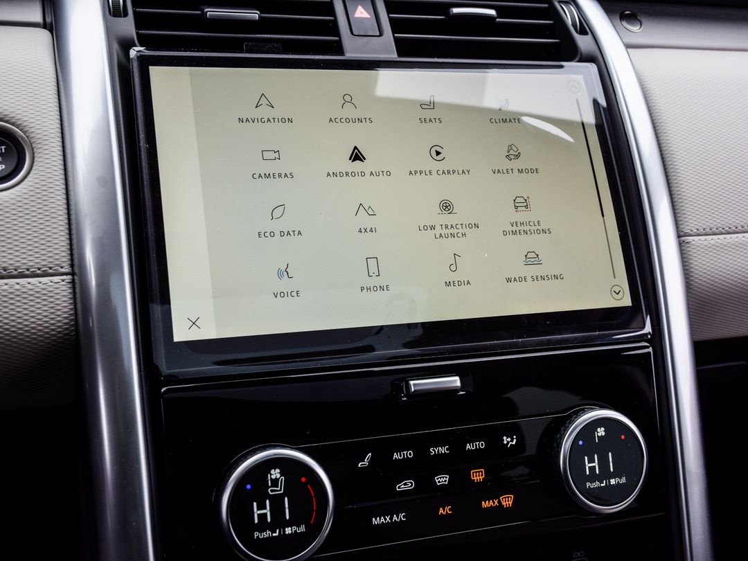 2025 Land Rover Discovery P300 Dynamic SE, Toronto, Cash