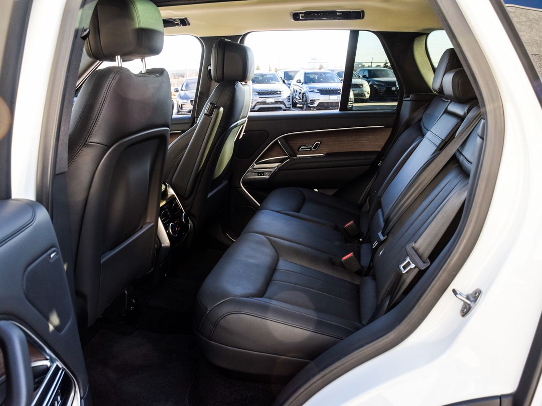 2023 Land Rover Range Rover P530 SE, Toronto, Cash