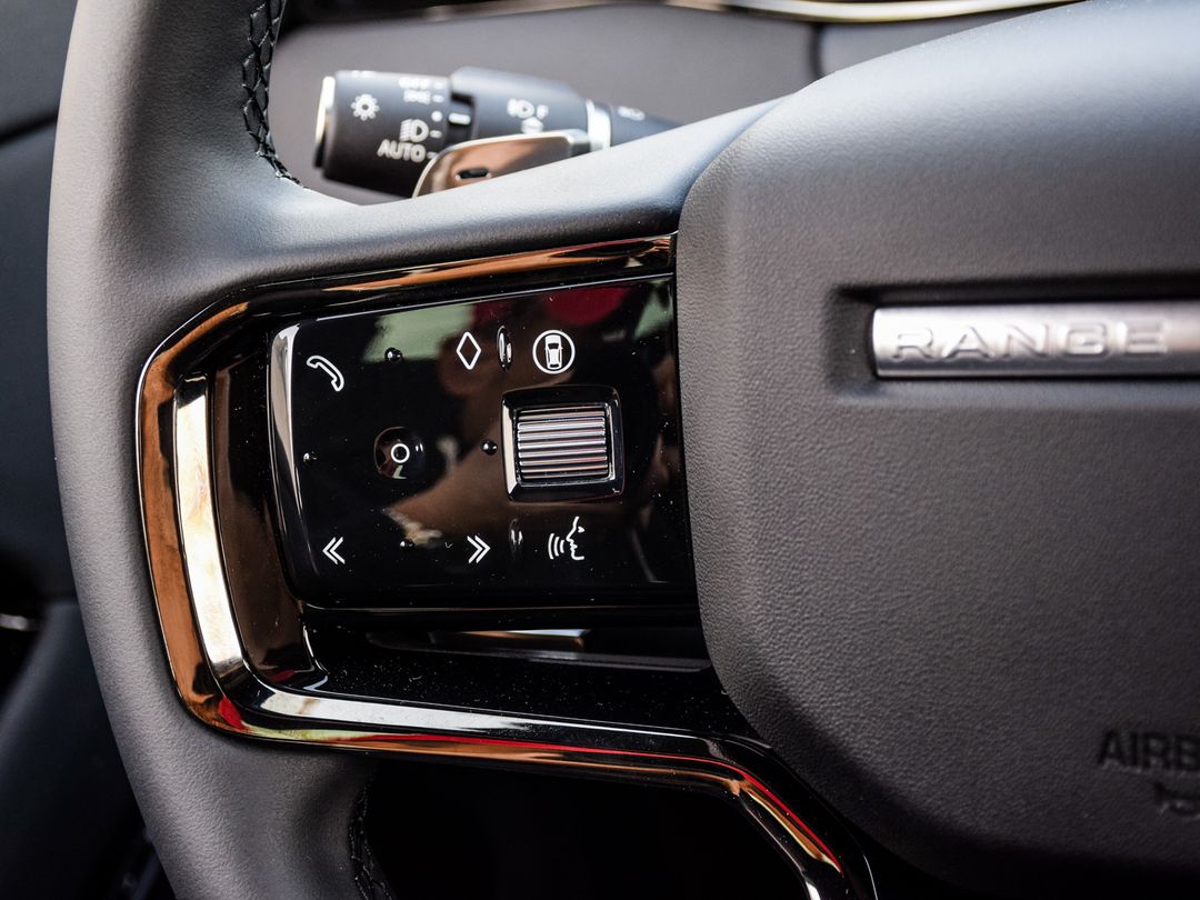 2025 Land Rover Range Rover Evoque P250 Dynamic SE, Toronto, Cash