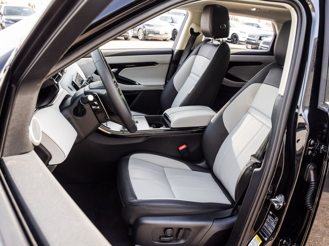 2025 Land Rover Range Rover Evoque P250 Dynamic SE, Toronto, Cash