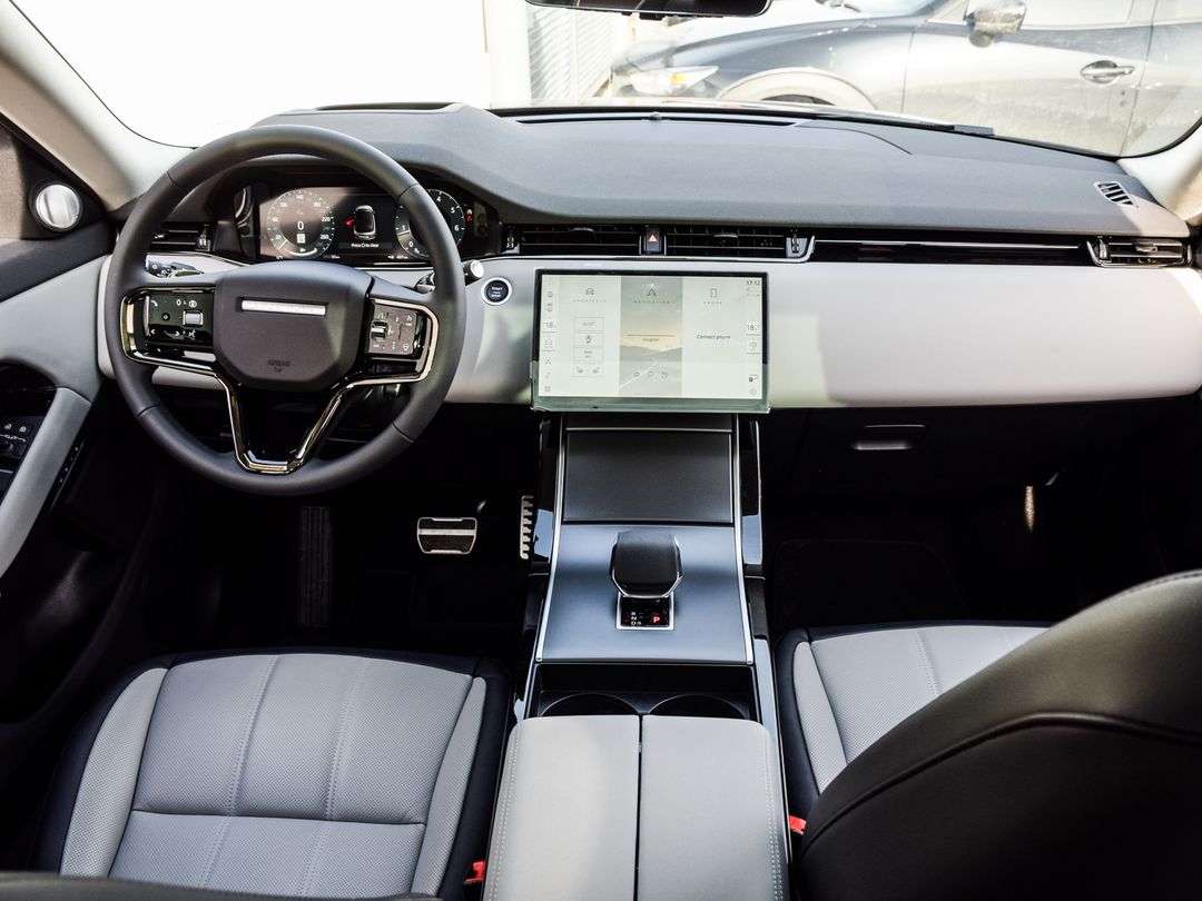 2025 Land Rover Range Rover Evoque P250 Dynamic SE, Toronto, Cash