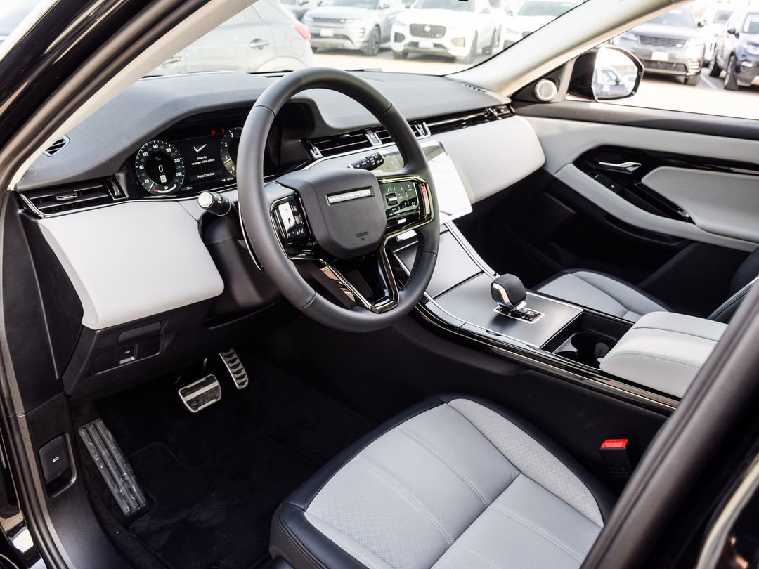 2025 Land Rover Range Rover Evoque P250 Dynamic SE, Toronto, Cash