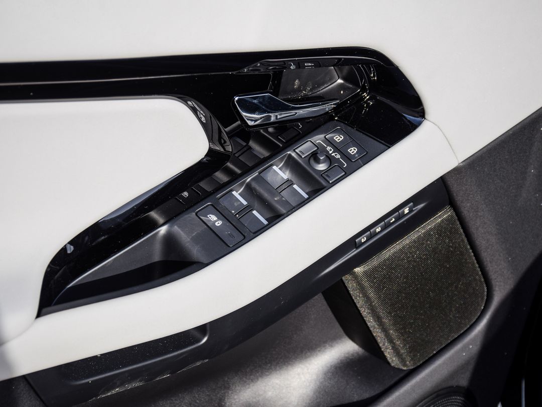 2025 Land Rover Range Rover Evoque P250 Dynamic SE, Toronto, Cash