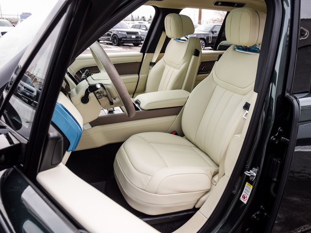 2025 Land Rover Range Rover P530 SE SWB, Toronto, Cash