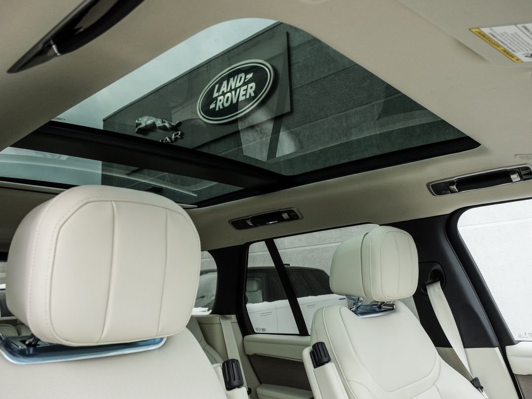 2025 Land Rover Range Rover P530 SE SWB, Toronto, Cash