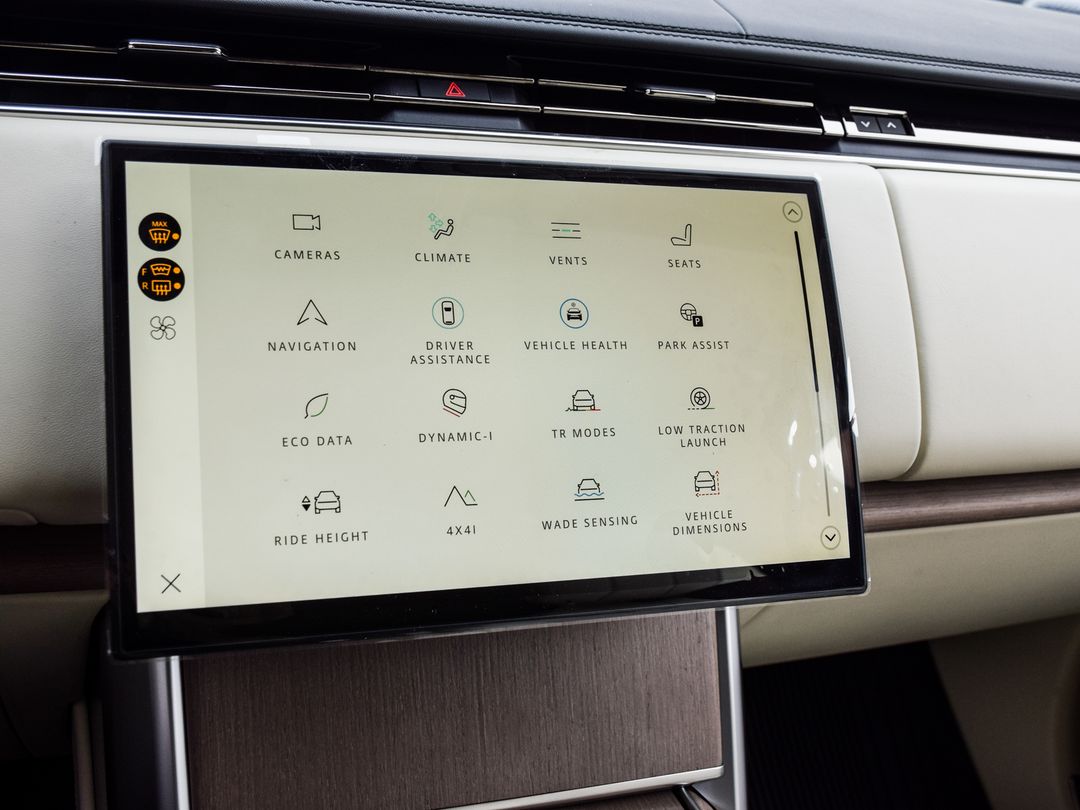 2025 Land Rover Range Rover P530 SE SWB, Toronto, Cash