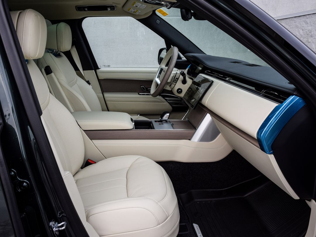 2025 Land Rover Range Rover P530 SE SWB, Toronto, Cash