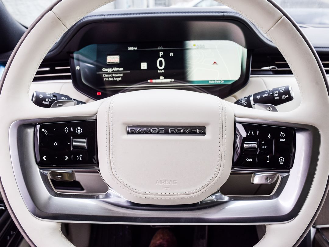 2025 Land Rover Range Rover P530 SE SWB, Toronto, Cash