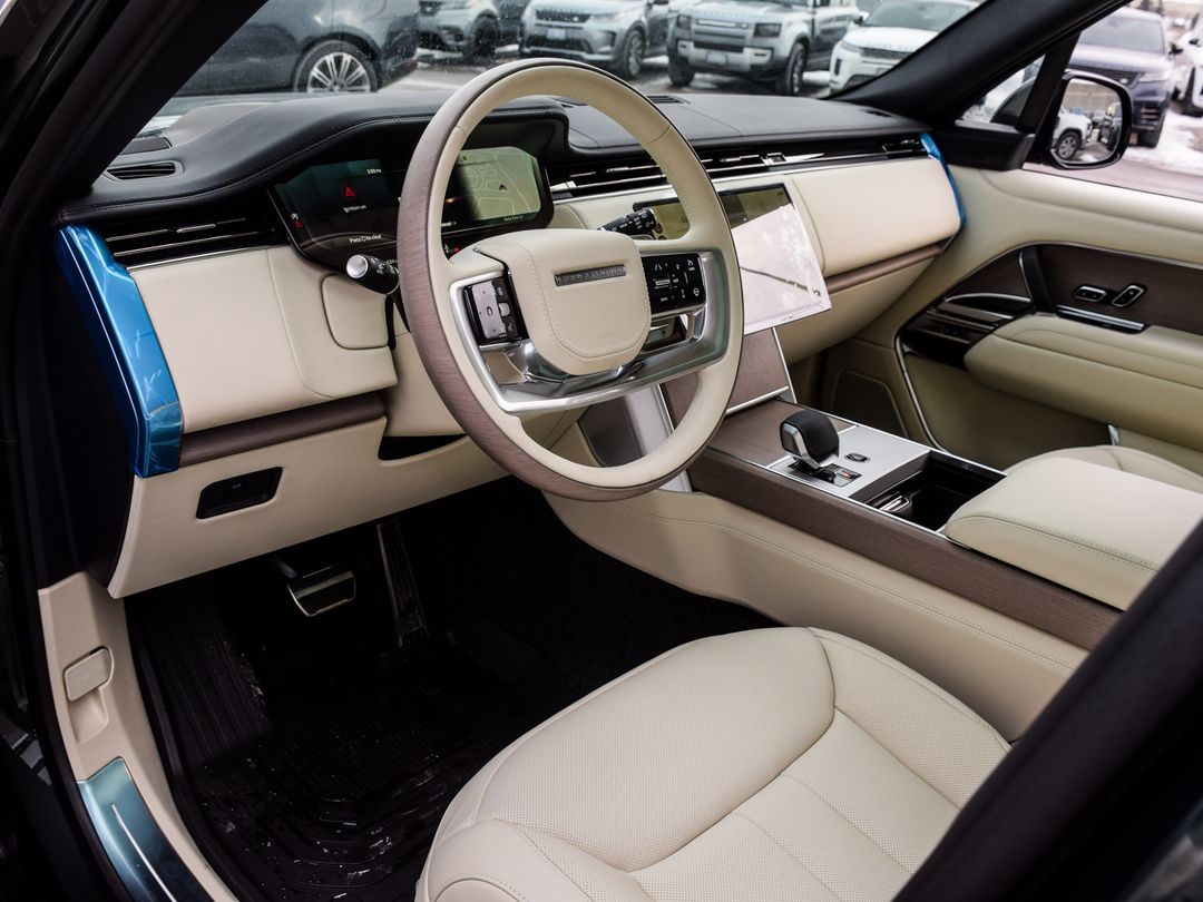 2025 Land Rover Range Rover P530 SE SWB, Toronto, Cash