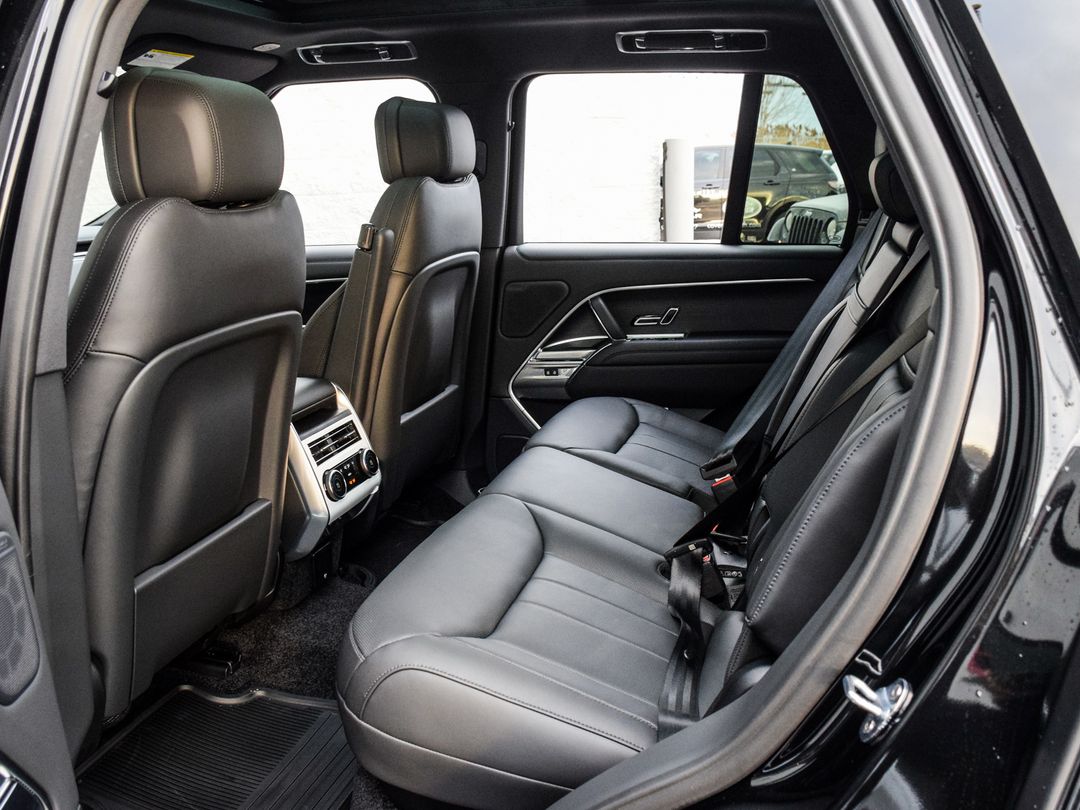 2025 Land Rover Range Rover P530 SE SWB, Toronto, Cash