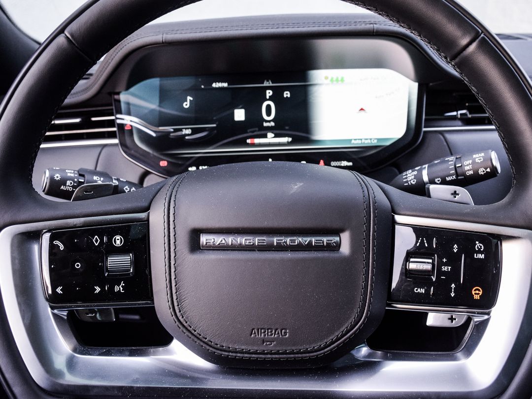2025 Land Rover Range Rover P530 SE SWB, Toronto, Cash