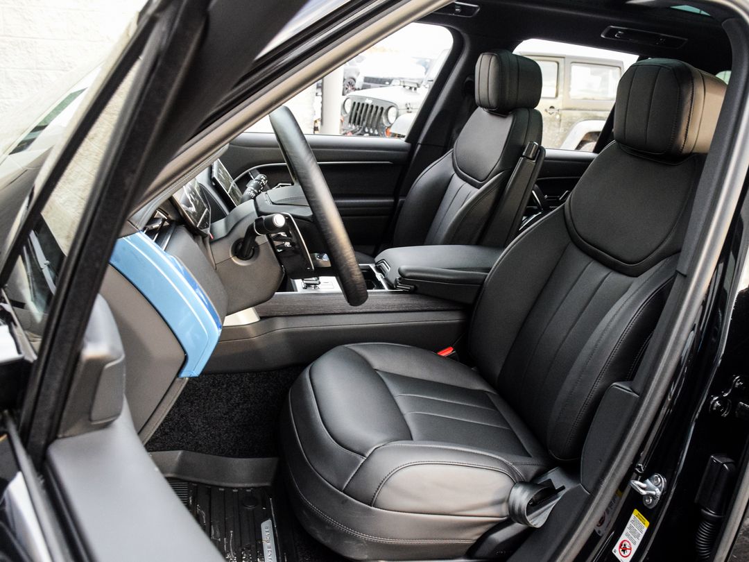 2025 Land Rover Range Rover P530 SE SWB, Toronto, Cash