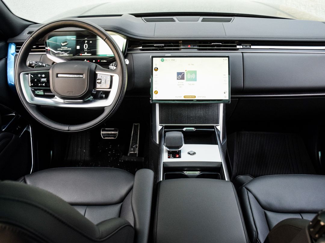 2025 Land Rover Range Rover P530 SE SWB, Toronto, Cash