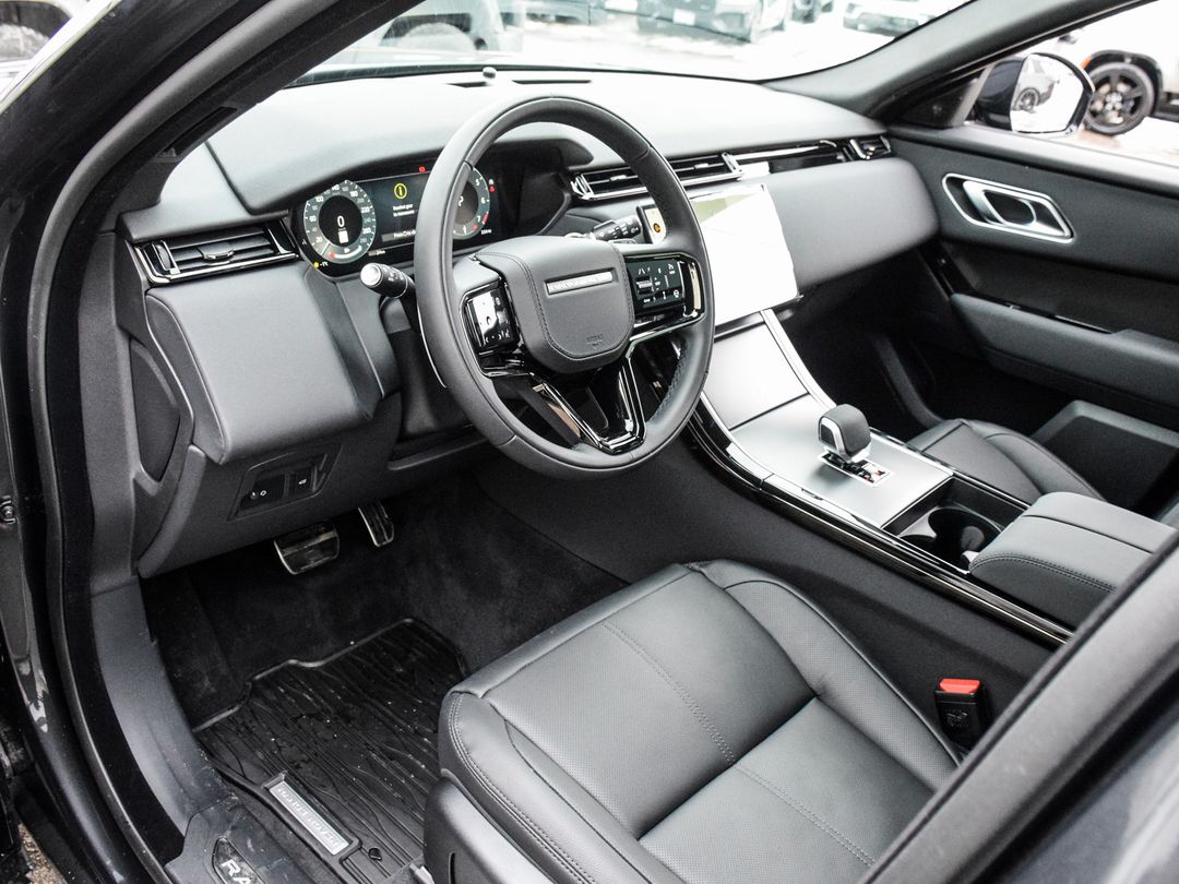 2025 Land Rover Range Rover Velar P250 Dynamic SE, Toronto, Cash