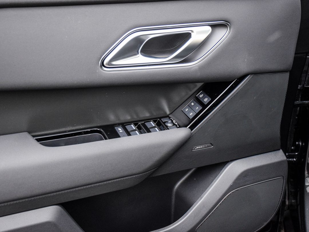 2025 Land Rover Range Rover Velar P250 Dynamic SE, Toronto, Cash