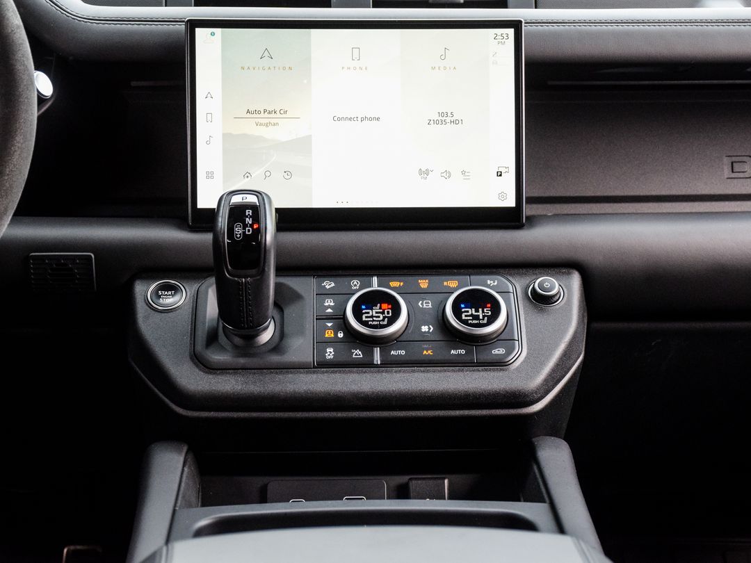 2023 Land Rover Defender 110 V8, Toronto, Cash