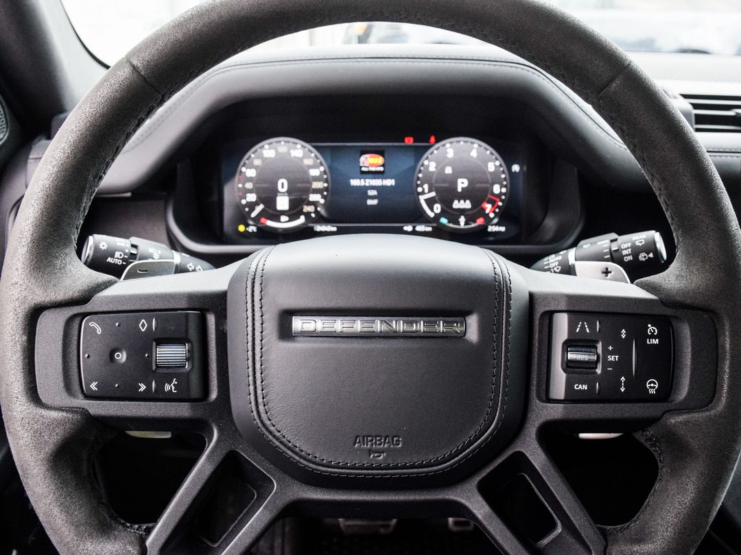 2023 Land Rover Defender 110 V8, Toronto, Cash