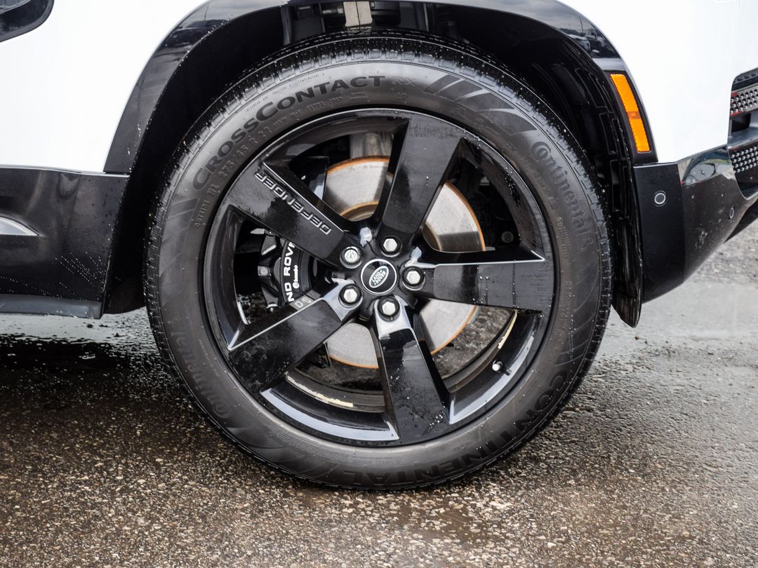 2023 Land Rover Defender 110 V8, Toronto, Cash