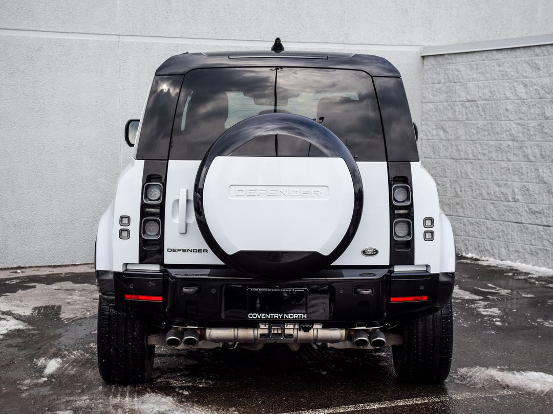 2023 Land Rover Defender 110 V8, Toronto, Cash