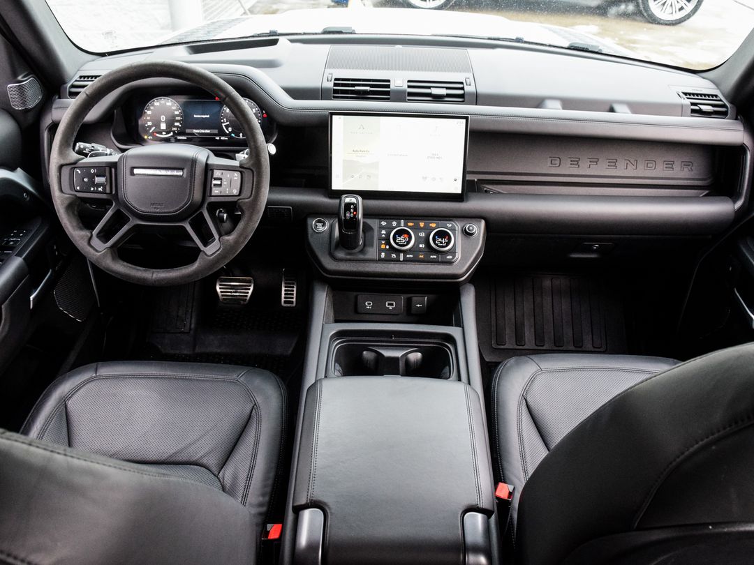 2023 Land Rover Defender 110 V8, Toronto, Cash