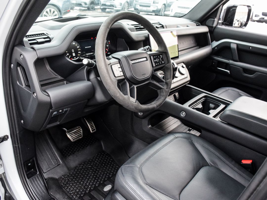 2023 Land Rover Defender 110 V8, Toronto, Cash