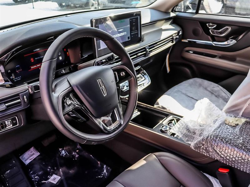 New 2025 Lincoln Corsair Premiere YN11063