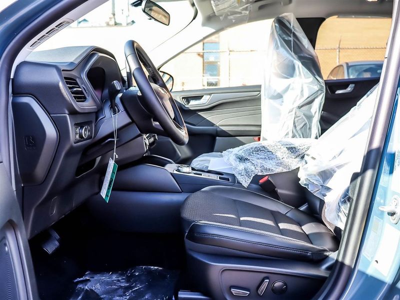 New 2025 Ford Escape PHEV YN11086
