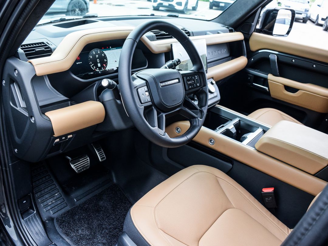 2025 Land Rover Defender 110 P525 V8, Toronto, Cash