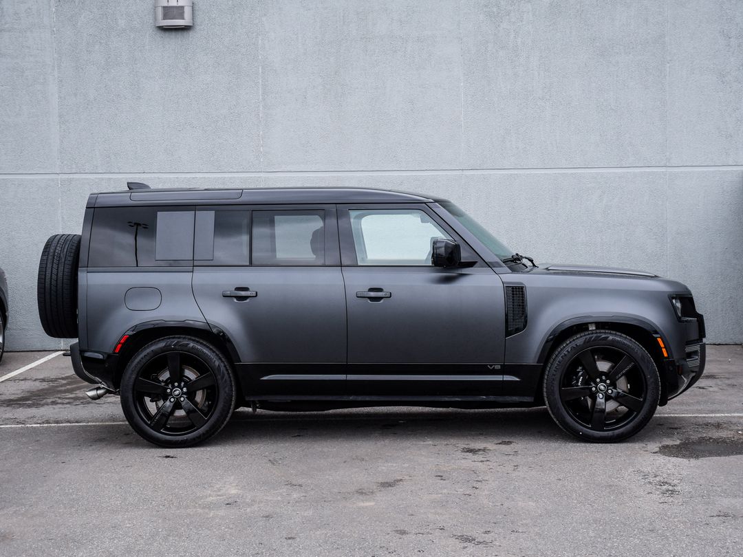 2025 Land Rover Defender 110 P525 V8, Toronto, Cash