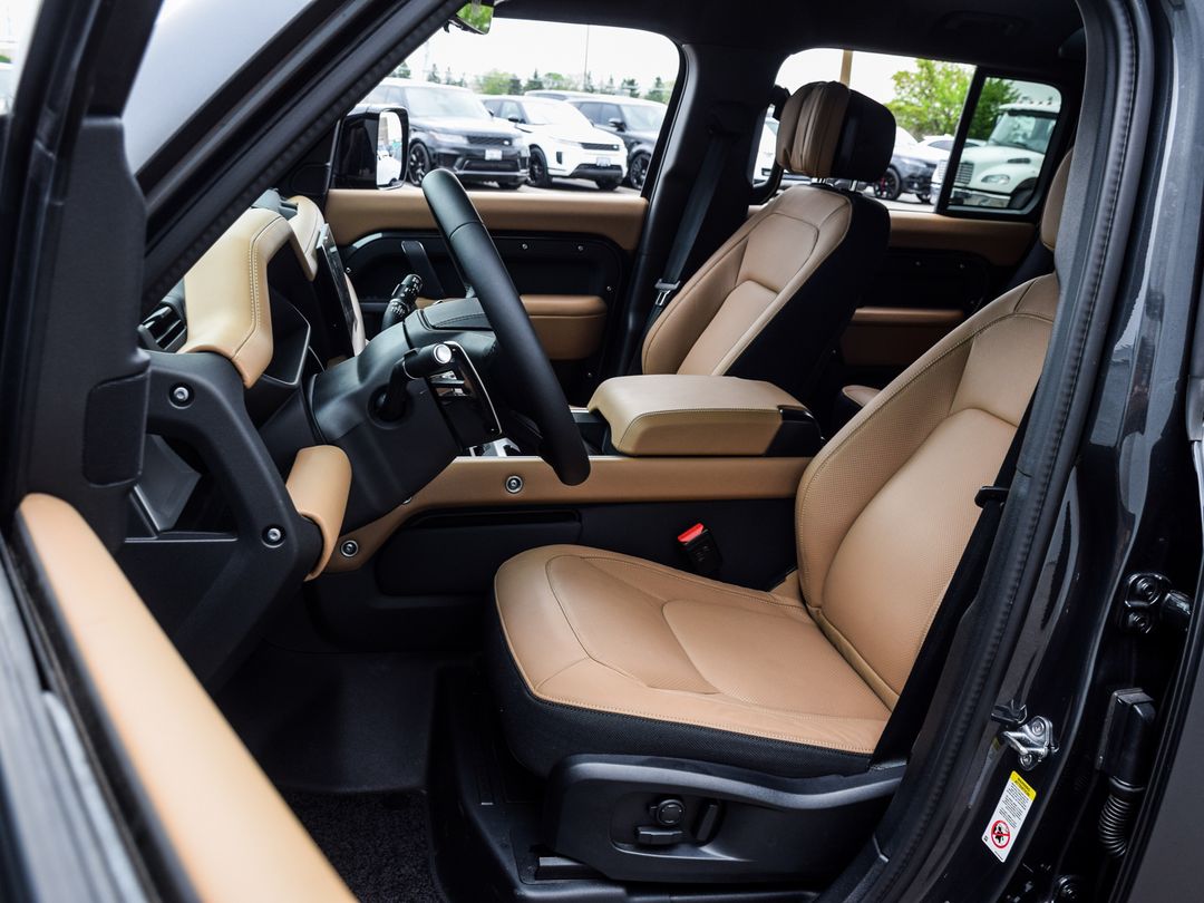 2025 Land Rover Defender 110 P525 V8, Toronto, Cash