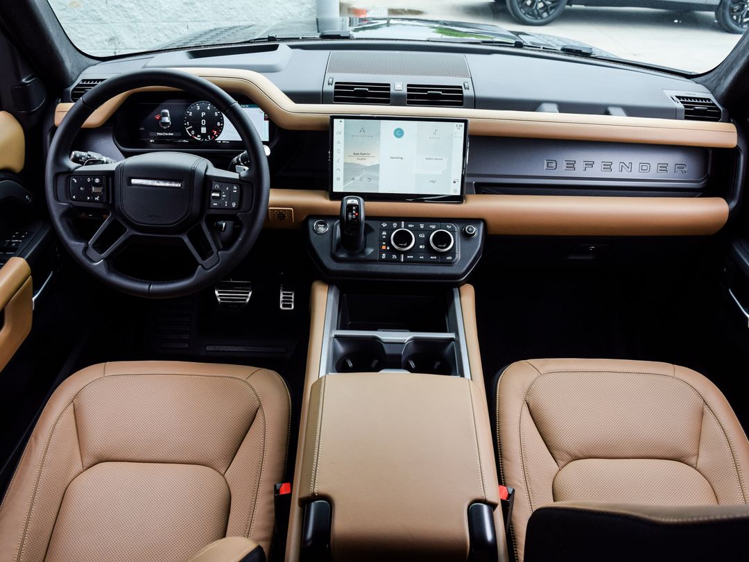 2025 Land Rover Defender 110 P525 V8, Toronto, Cash