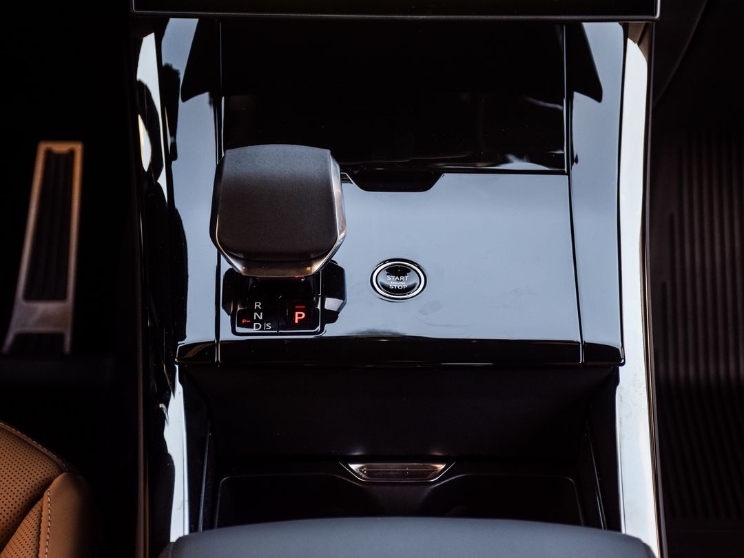 2025 Land Rover Range Rover Sport P530 Dynamic SE, Toronto, Cash
