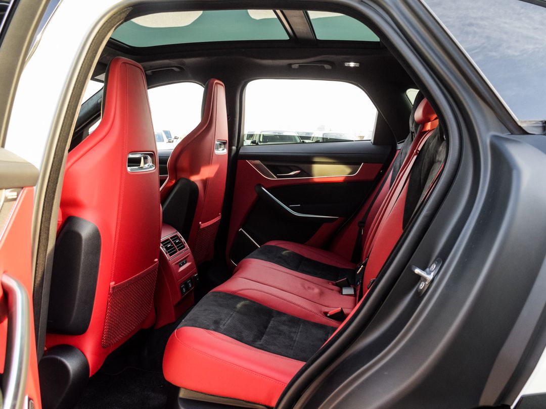 2025 Jaguar F-PACE P575 SVR 575 Edition, Toronto, Cash