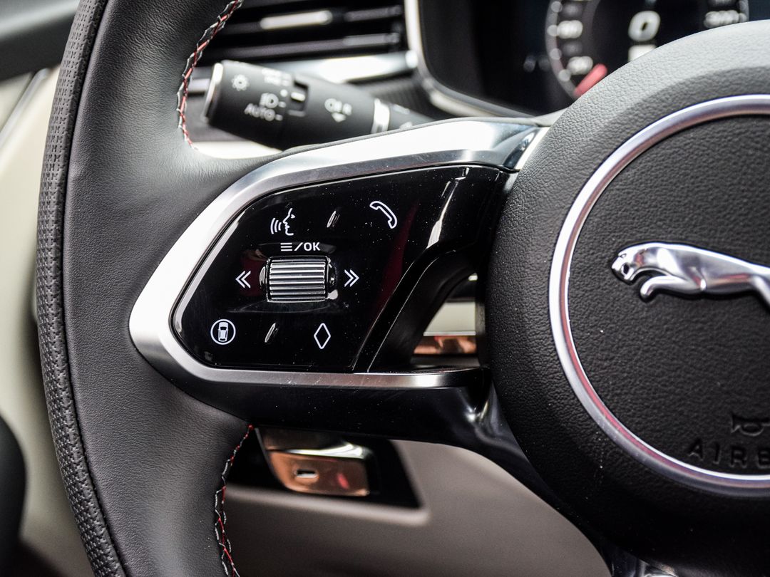 2025 Jaguar F-PACE P575 SVR 575 Edition, Toronto, Cash