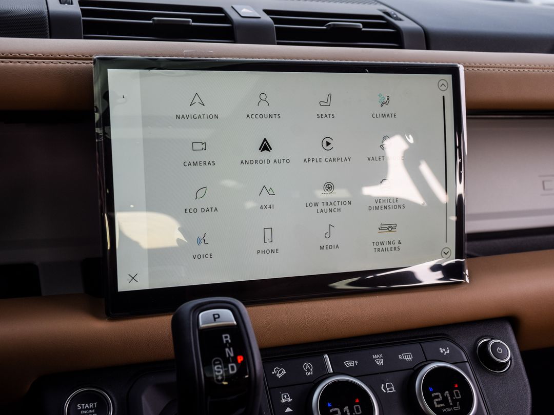 2025 Land Rover Defender 110 P400 X-Dynamic SE, Toronto, Cash