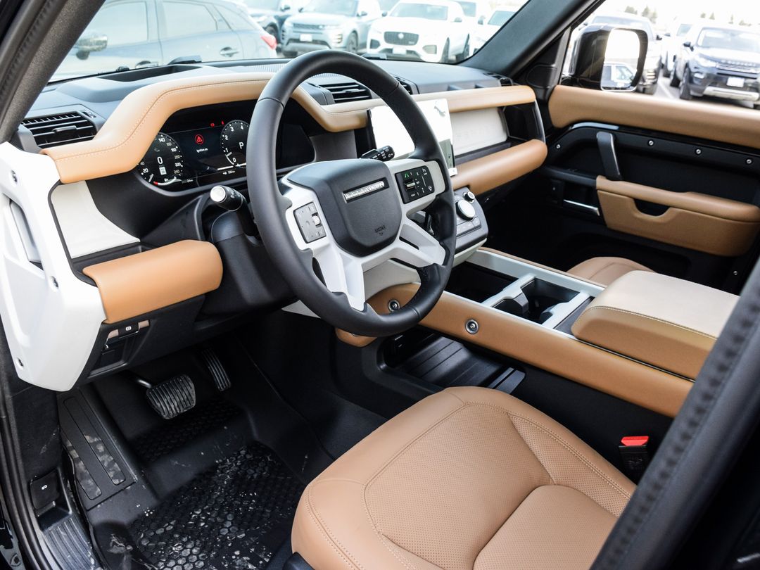 2025 Land Rover Defender 110 P400 X-Dynamic SE, Toronto, Cash